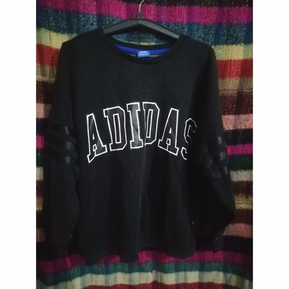 adidas Tops - 🎄🎁Adidas black sweatshirt, a bit baggy looks so classy ❤️ ❤️ UK S-UK M